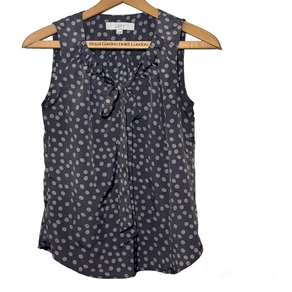 Ann Taylor Grey and Taupe brown polka dot sleeveless bow blouse. Women’s XS